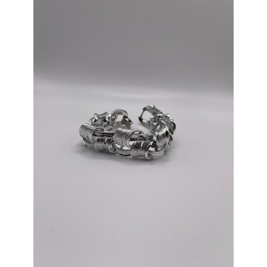 Vintage Lisner Silver Color Woven Textured Metal Bracelet Length 750 Inches 15$